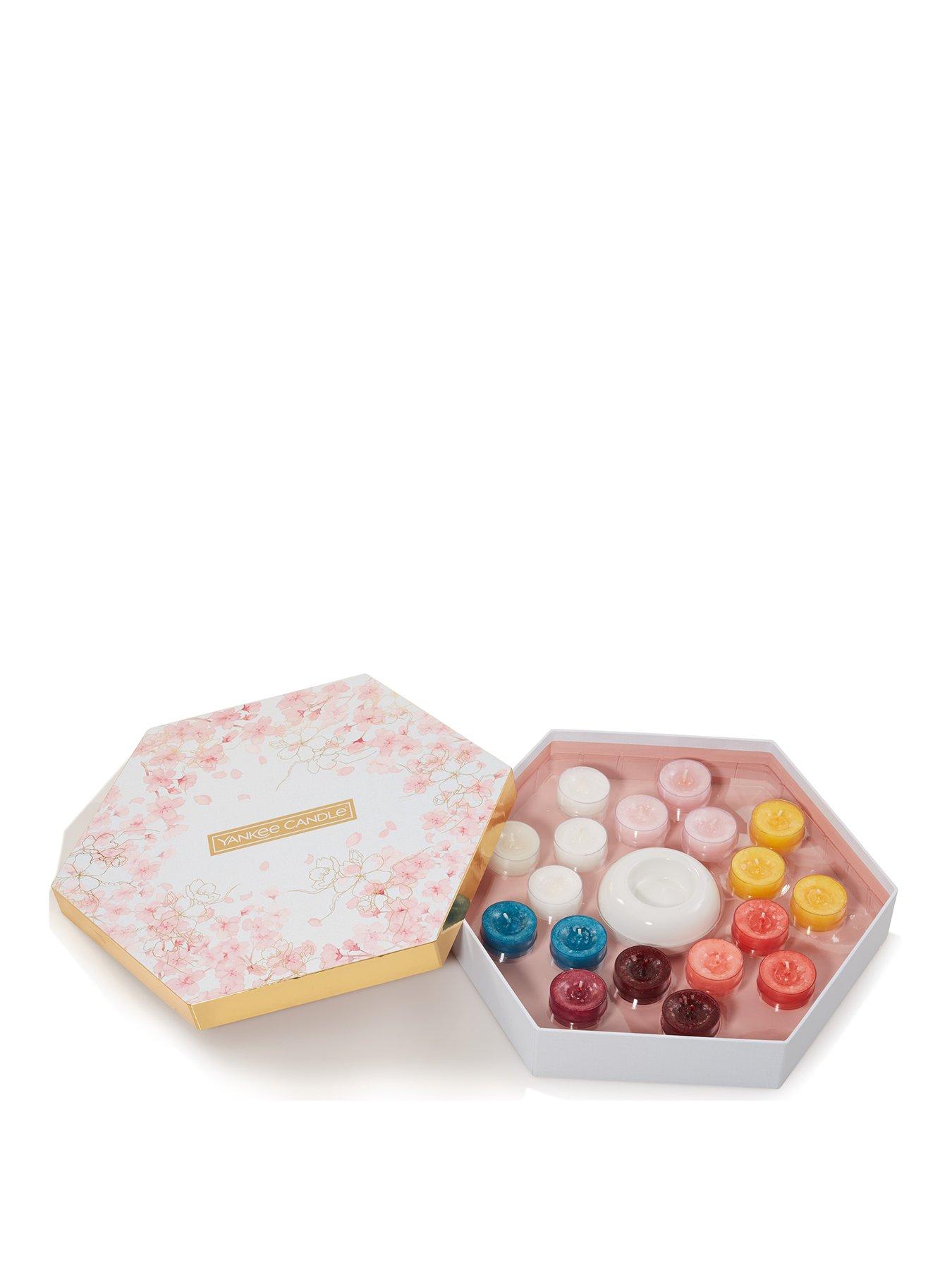 Yankee Candle 18 Tealight 1 Holder Gift Set
