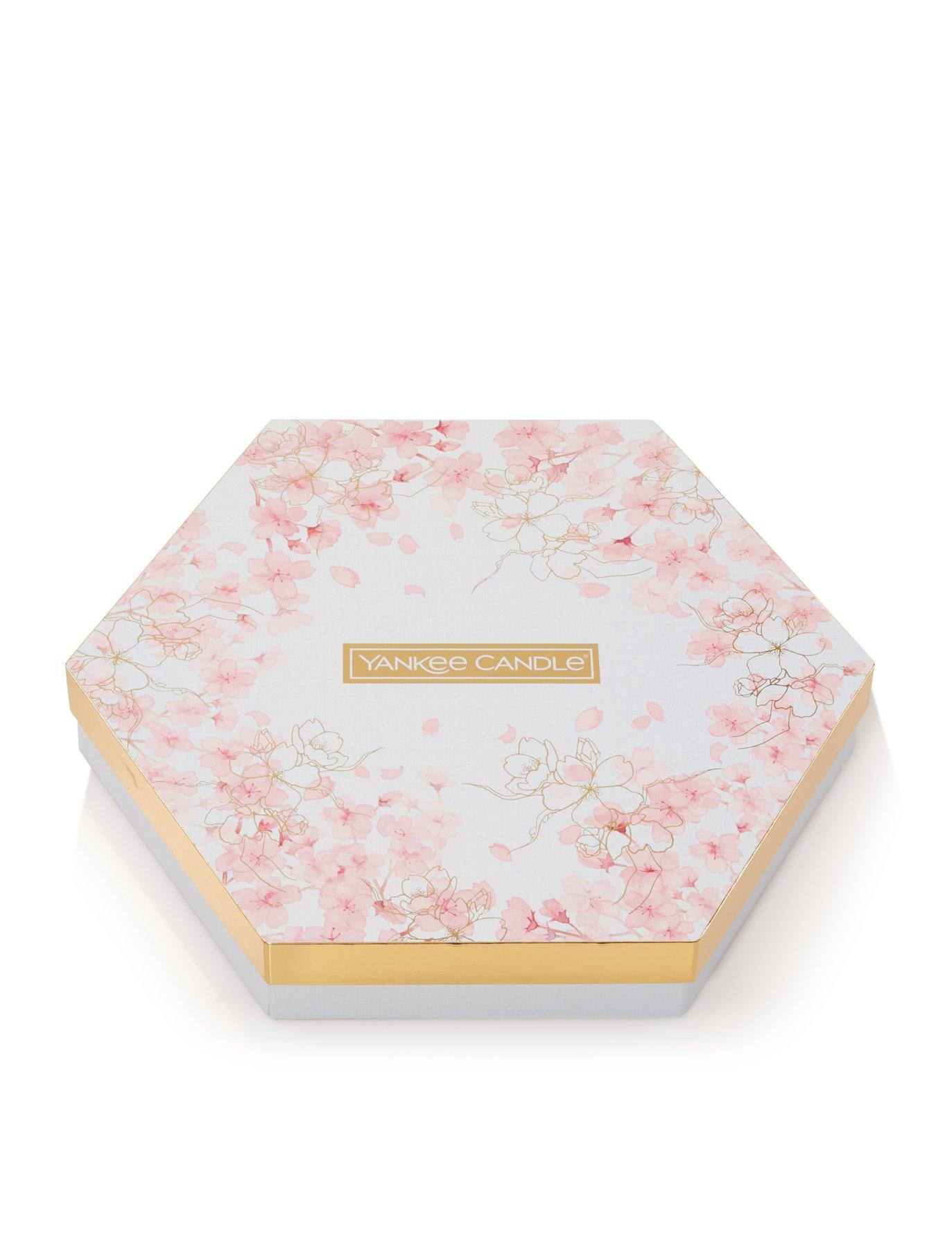 Yankee Candle 18 Tealight 1 Holder Gift Set