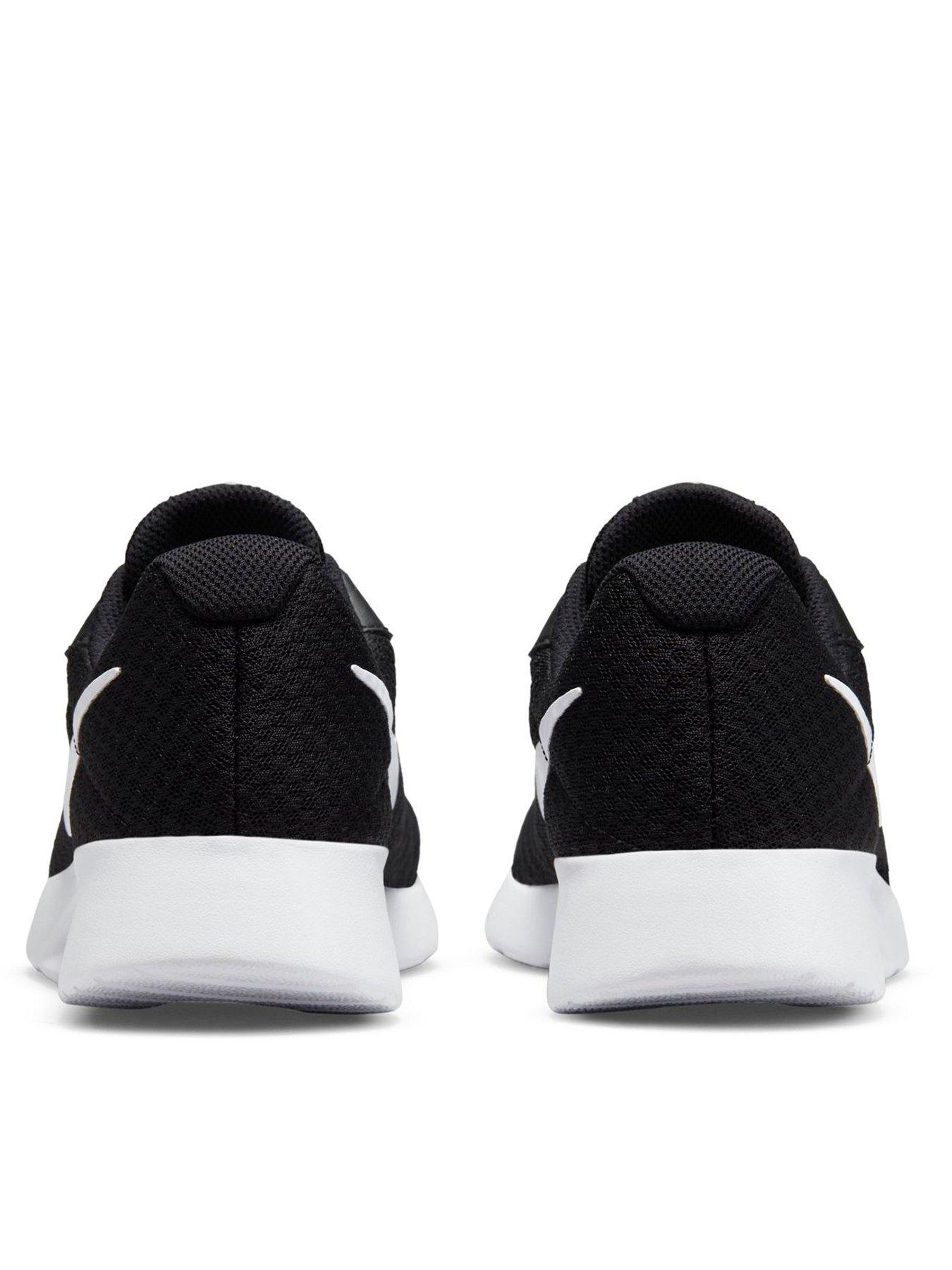 Nike tanjun store black and white