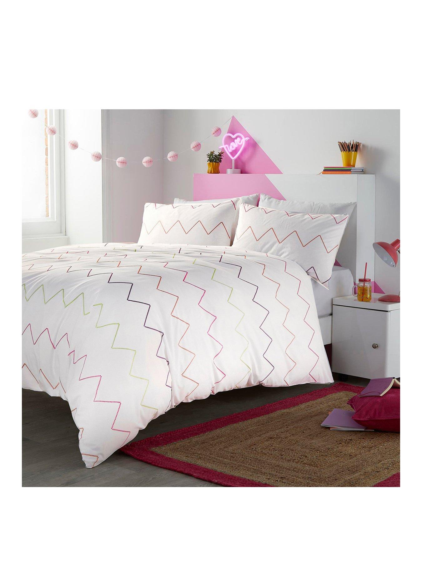 appletree rainbow pom pom bedding