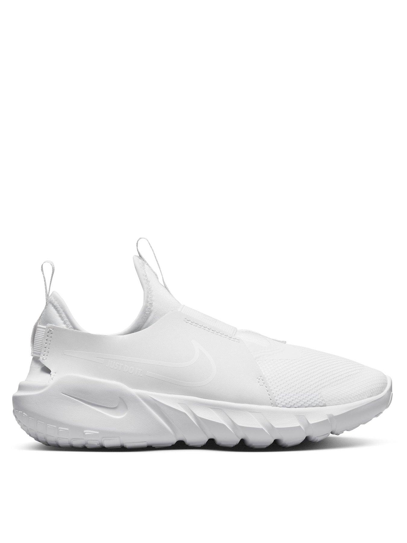 White nike best sale trainers junior