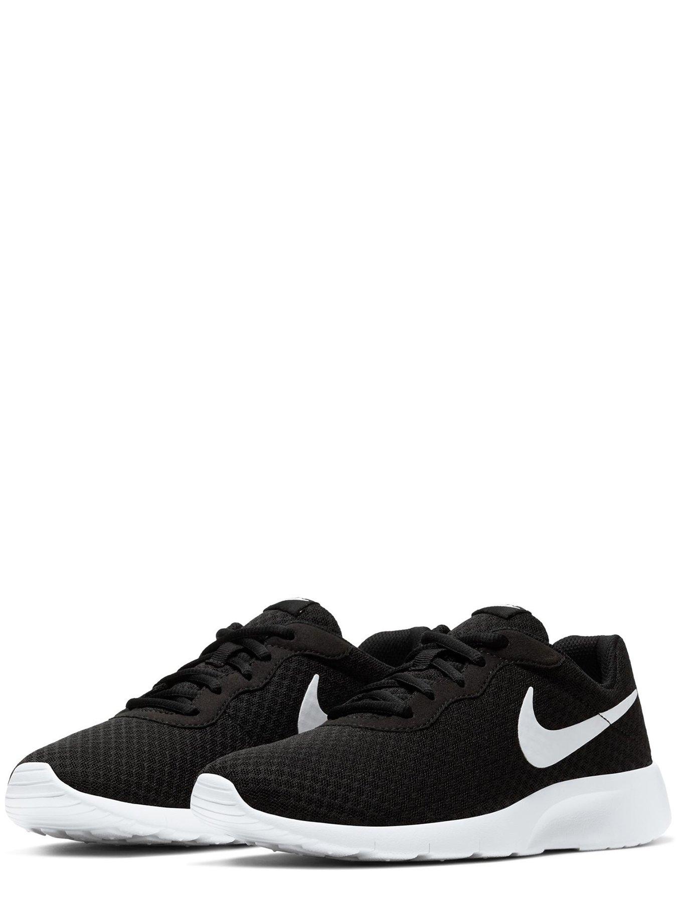 Nike tanjun cheap junior trainers black