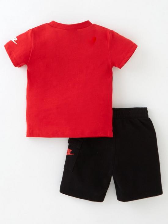 back image of nike-infant-boys-nsw-hbr-cargo-fit-short-set-redblack