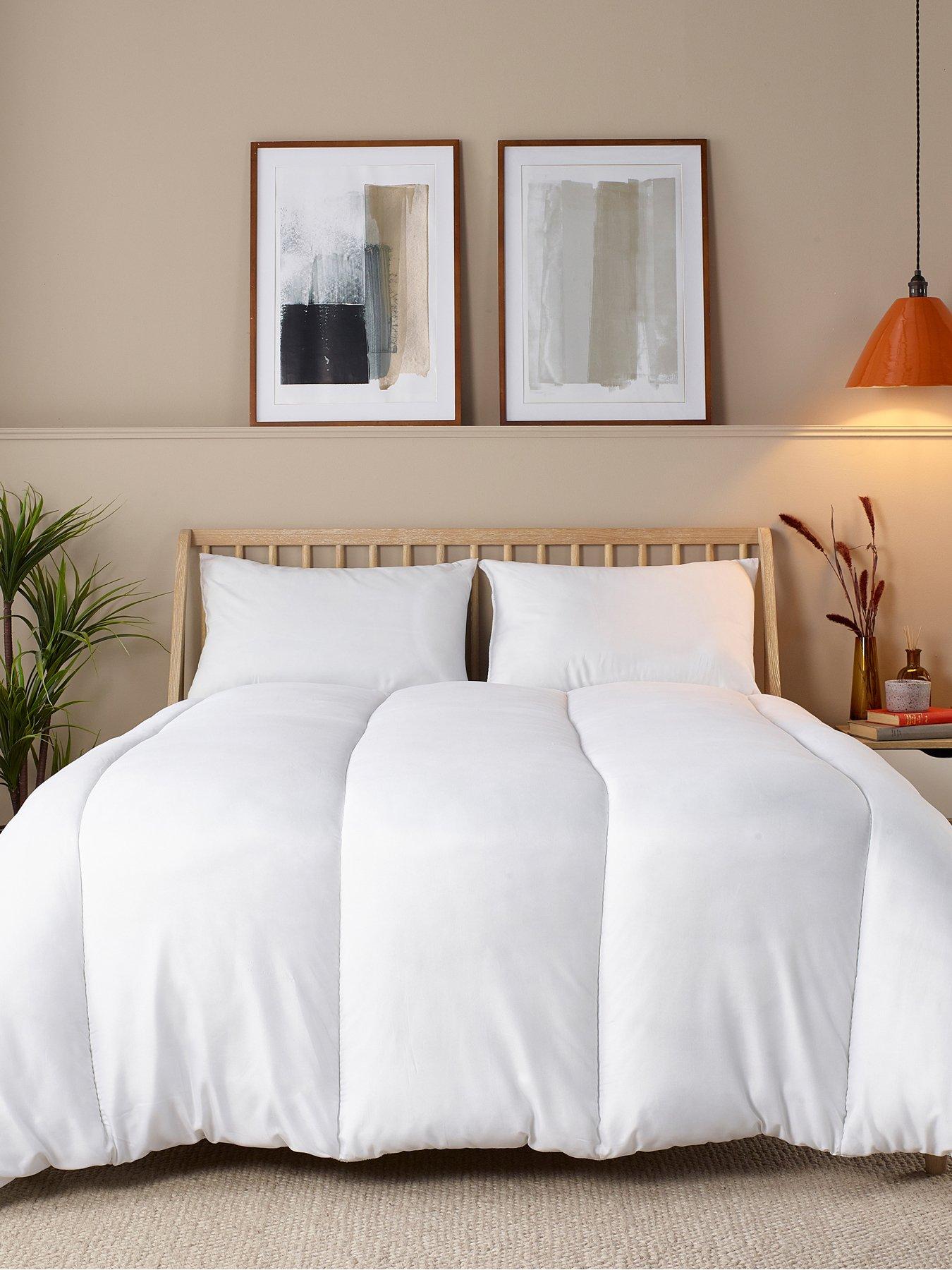Image 4 of 6 of The Very Collection Soft Touch and Extra Bounce 4.5-Tog Duvet - White