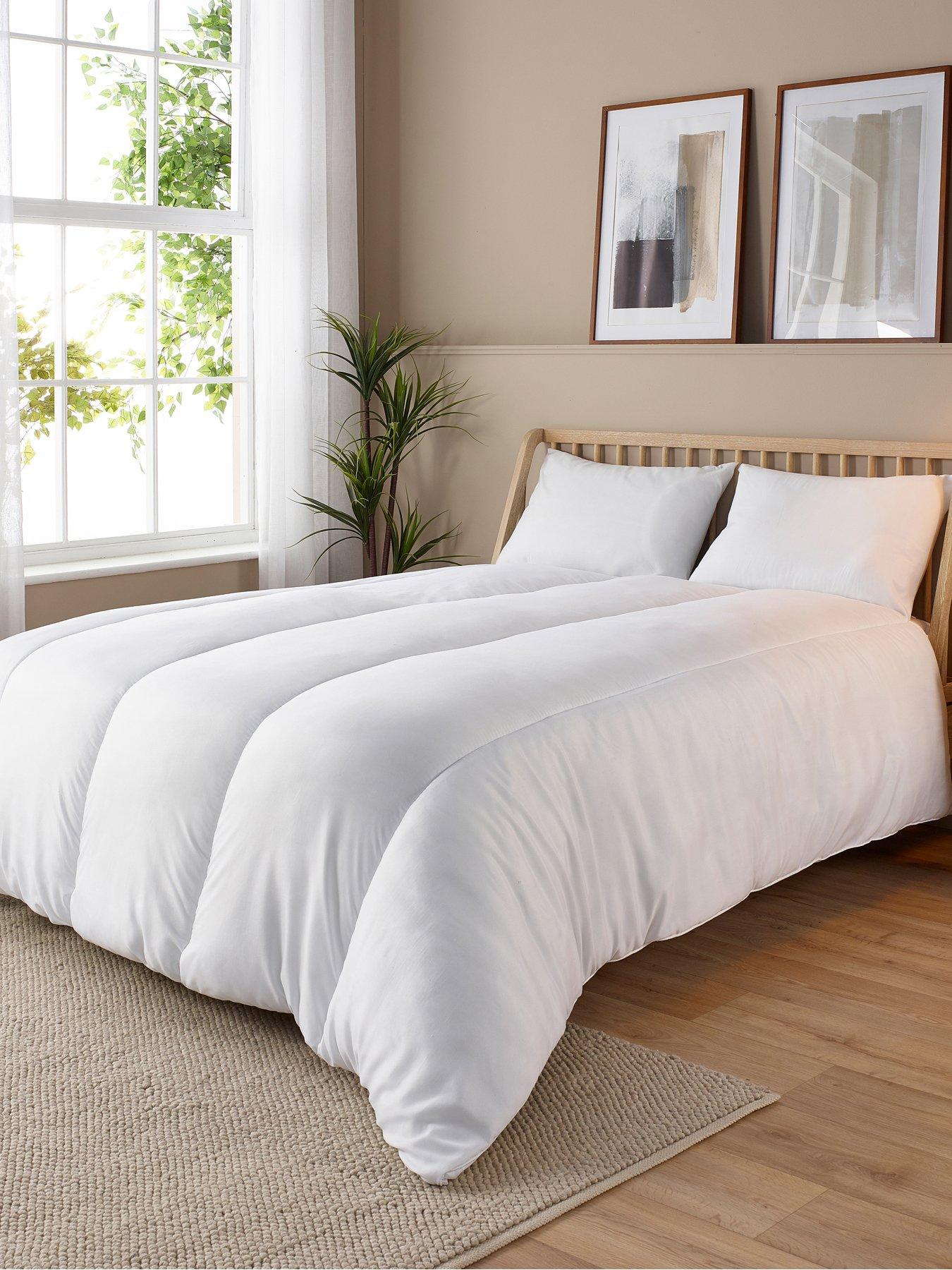 Image 6 of 6 of The Very Collection Soft Touch and Extra Bounce 4.5-Tog Duvet - White