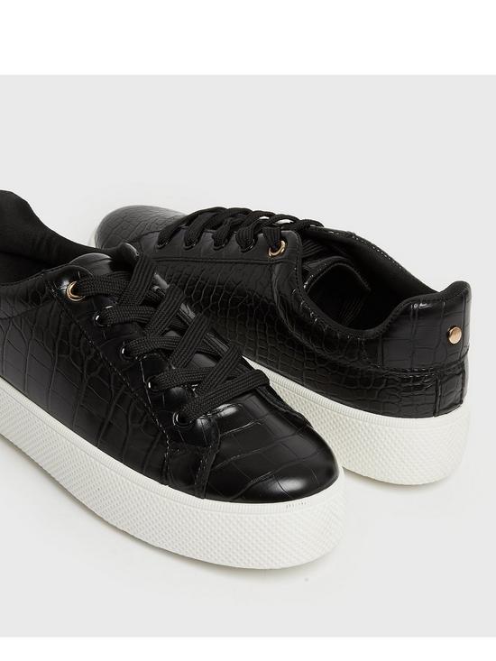 outfit image of new-look-black-faux-croc-chunky-trainers