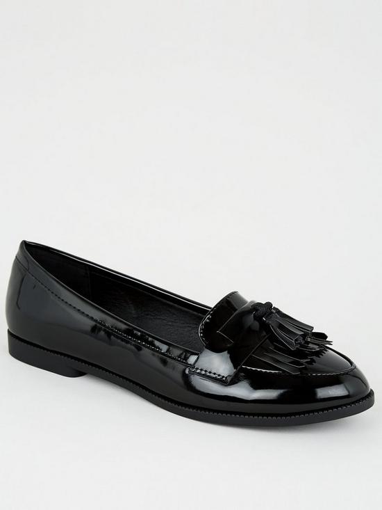 front image of new-look-wide-fit-black-patent-tassel-loafers