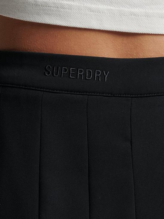 outfit image of superdry-code-essential-tennis-skirt--black