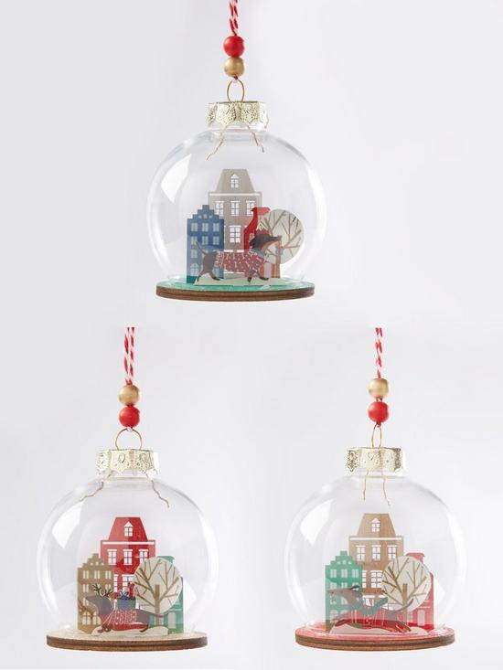 stillFront image of set-of-3-8-cm-dome-christmasnbspbaubles-with-house-scenes