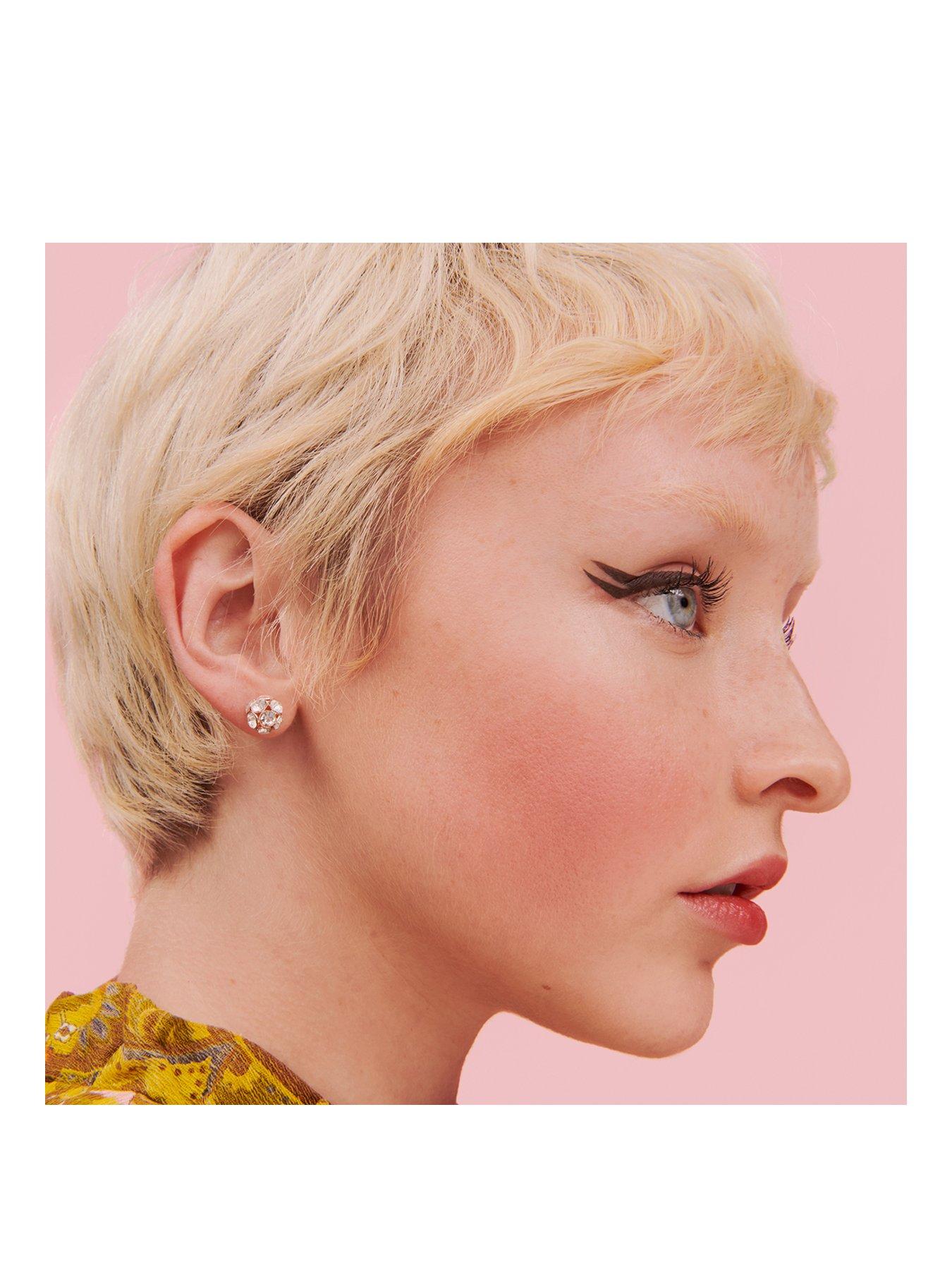  image of benefit-wanderful-world-blushes-willa-soft-neutral-rose-powder-blusher