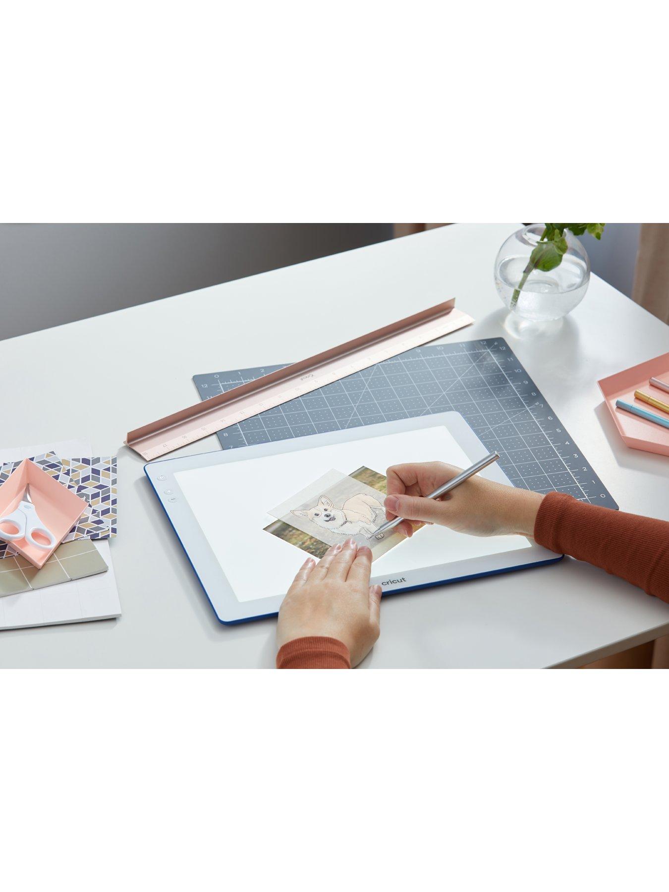  image of cricut-brightpad-go--nbspcordless-led-lightbox