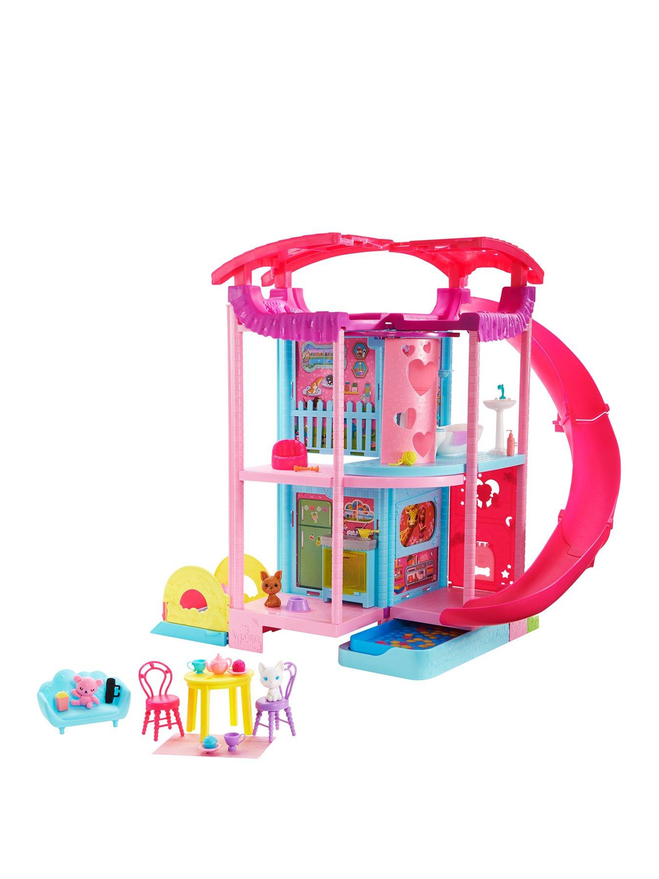 Barbie Camper, Chelsea 2-in-1 Playset with Small Doll, 2 Pets & 15  Accessories, Vehicle Transforms into Camp Site