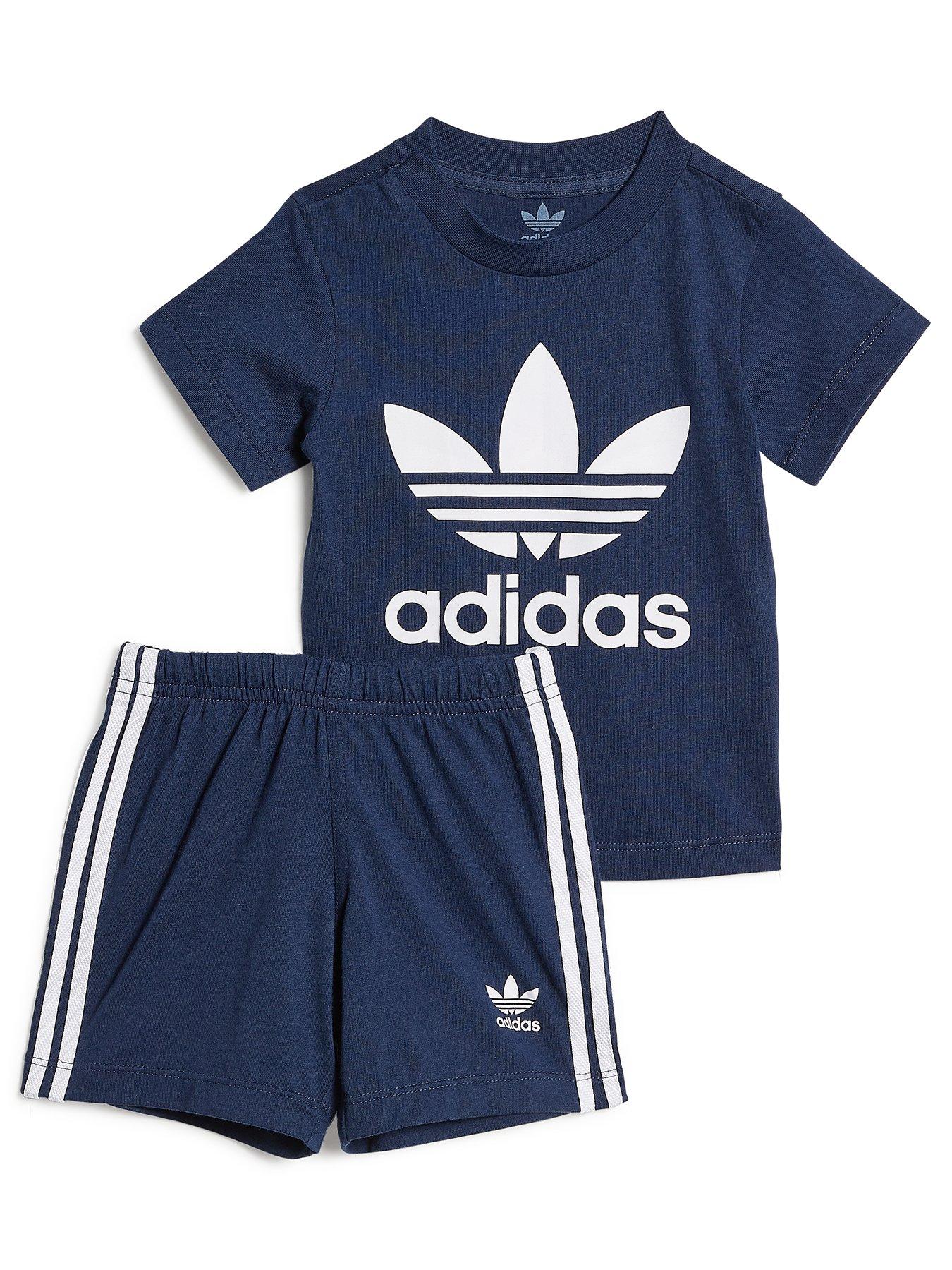 Ensemble 2025 adidas short