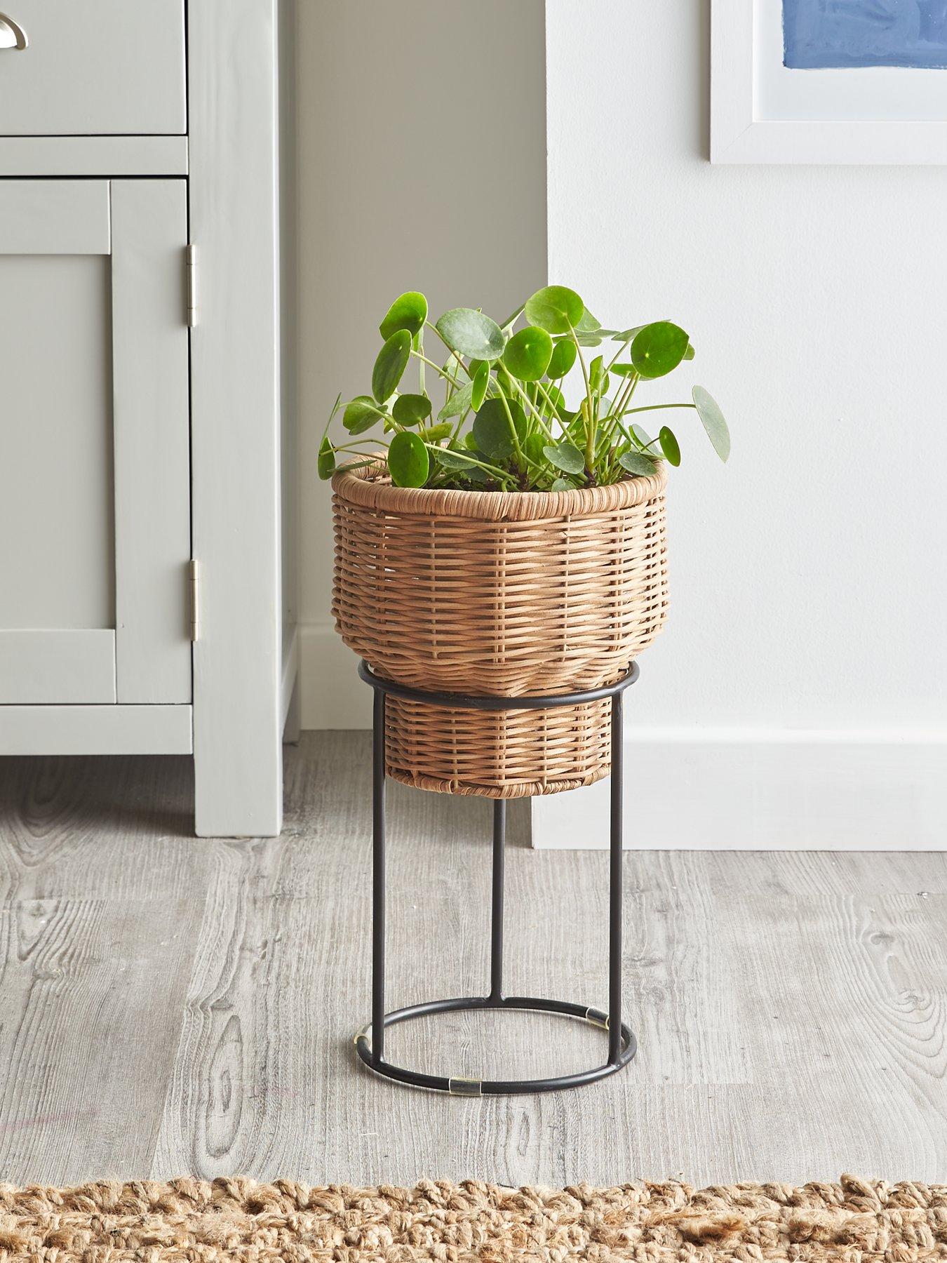 Very Home Rattan Planter on Metal Stand