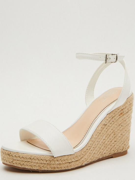back image of quiz-woven-wedges