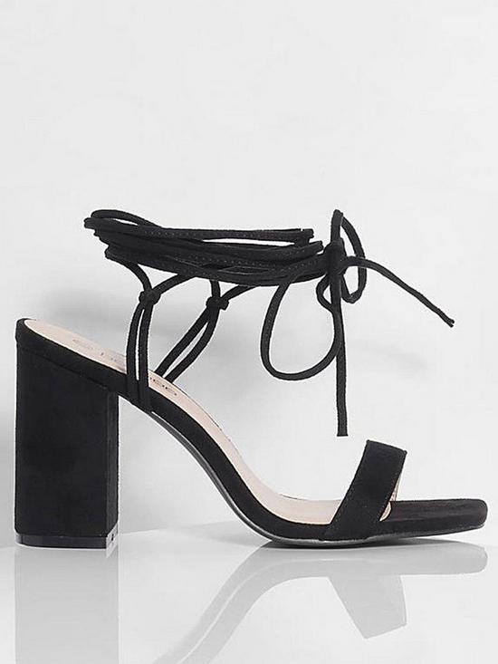 front image of boohoo-tie-up-strap-block-heels