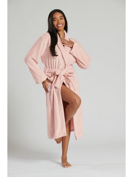 outfit image of loungeable-zig-zag-cut-fleece-shawl-collar-robe-pink