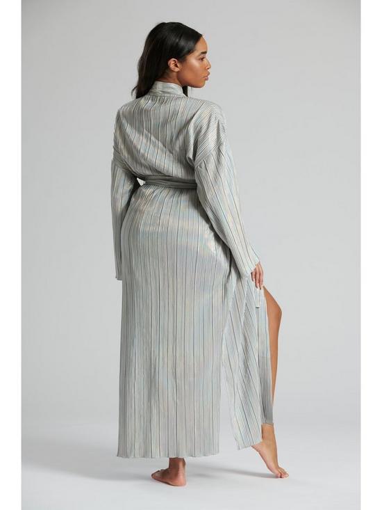 stillFront image of loungeable-iridescent-plisse-maxi-robe-silver