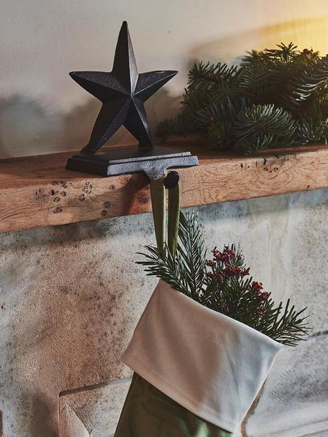 ivyline-star-shaped-cast-iron-stocking-hangernbsp