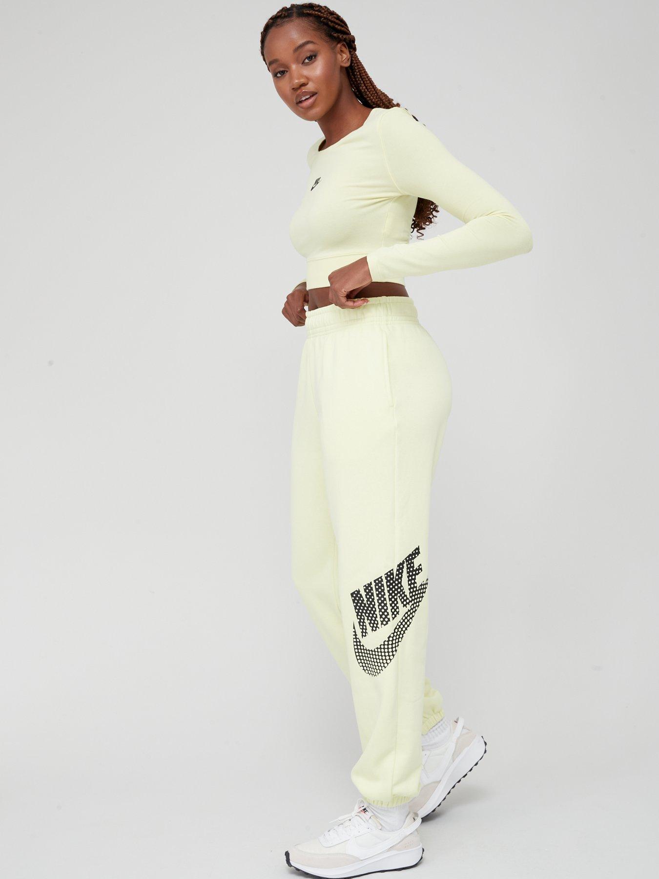 Nike hotsell jogger sale