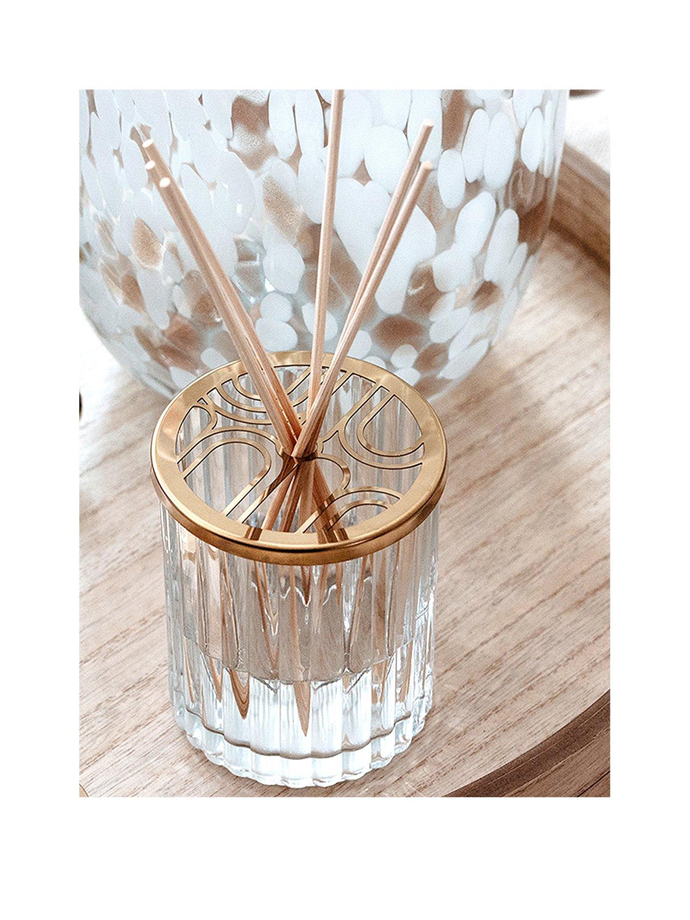 chapter-b-ribbed-glass-diffuser-with-decorative-lid