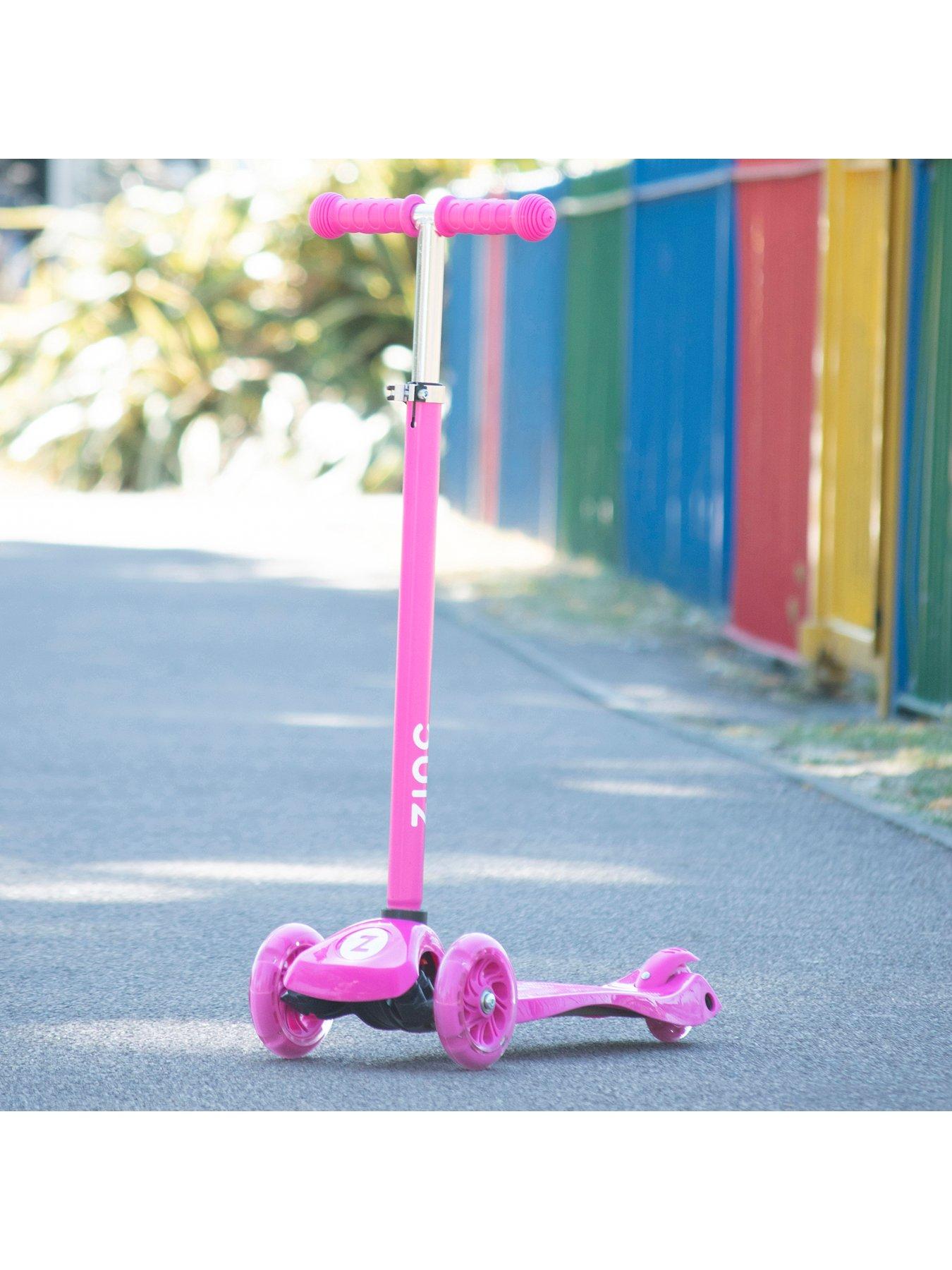 Image 4 of 7 of Zinc Three Wheeled Light Up Star Scooter - Pink