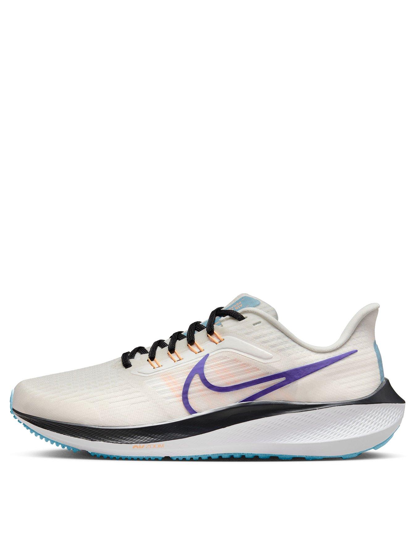 Nike 570 women's