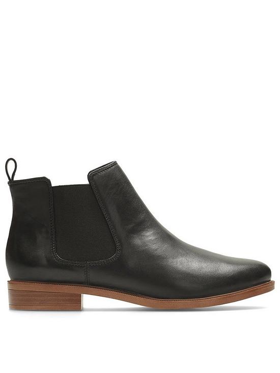 front image of clarks-taylor-shine-wide-fit-leather-ankle-boots