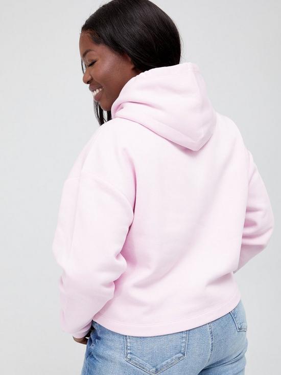 stillFront image of tommy-jeans-curve-relaxed-fit-essential-hoodie-pink