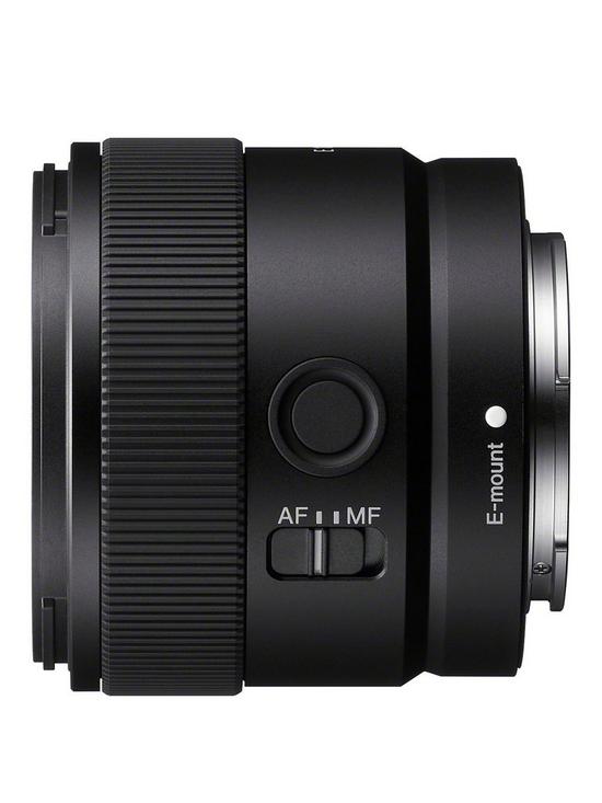 stillFront image of sony-e-11-mm-f18-aps-c-wide-angle-prime-lens-sel11f18syx