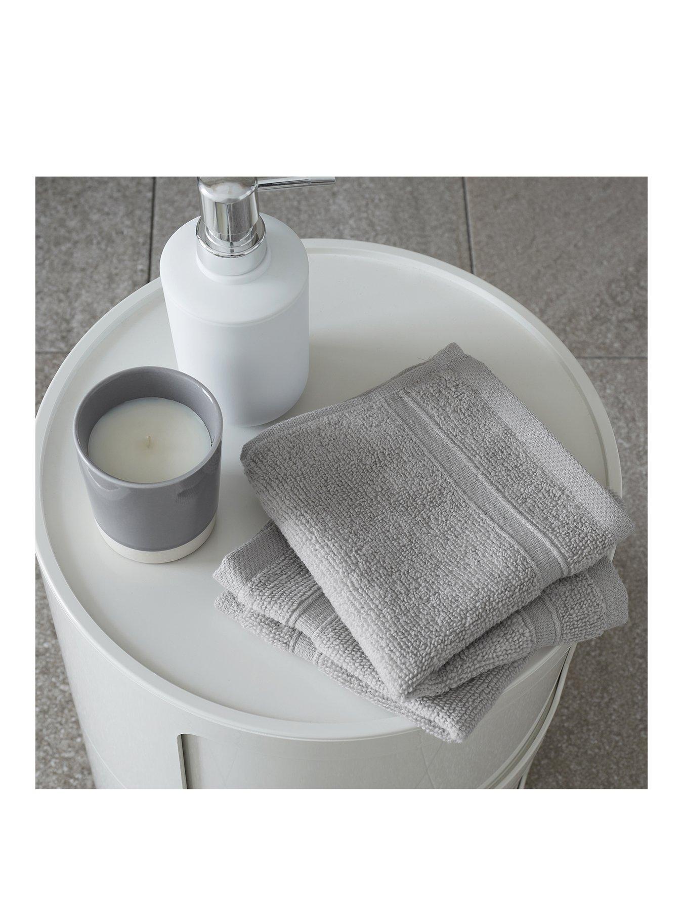 catherine-lansfield-zero-twist-face-cloth-pair
