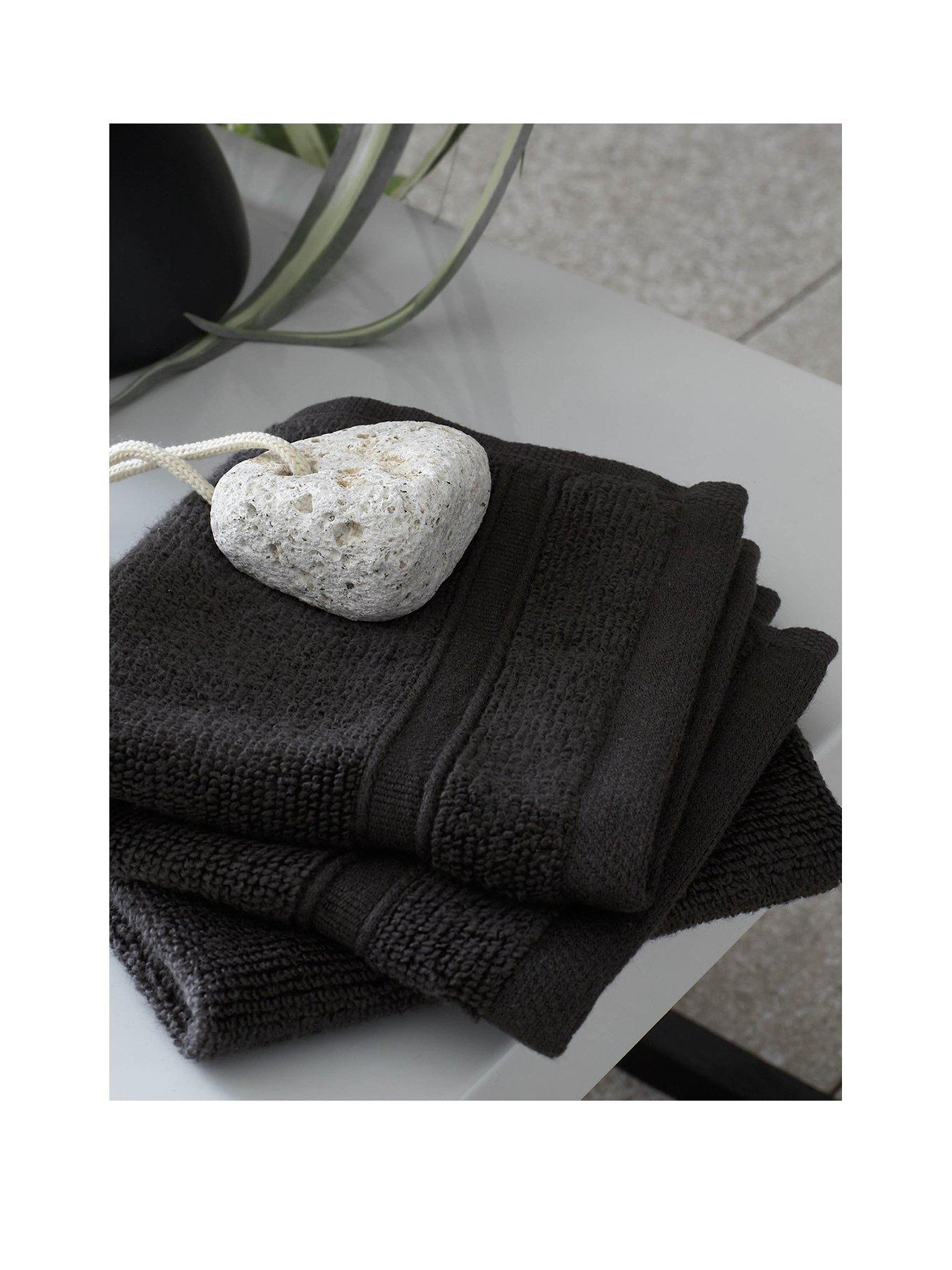 catherine-lansfield-zero-twist-face-cloth-pair