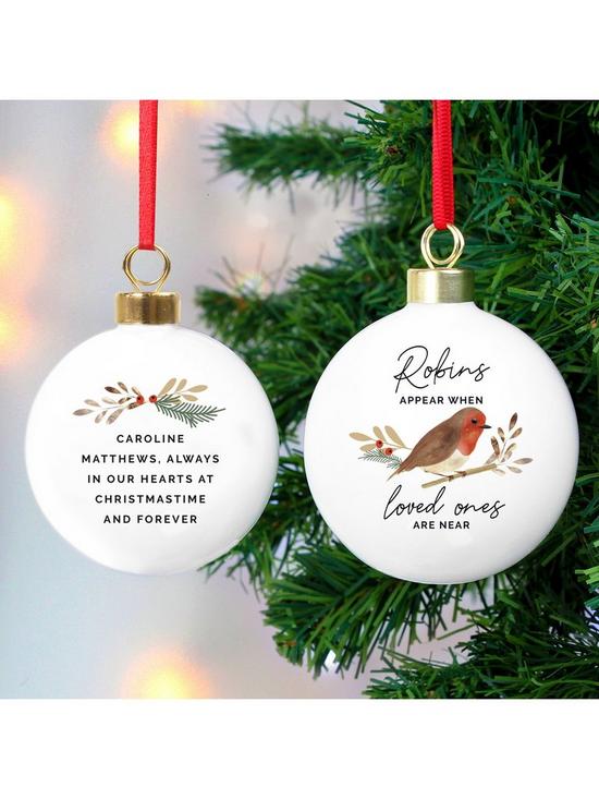 stillFront image of the-personalised-memento-company-robin-memorial-bauble