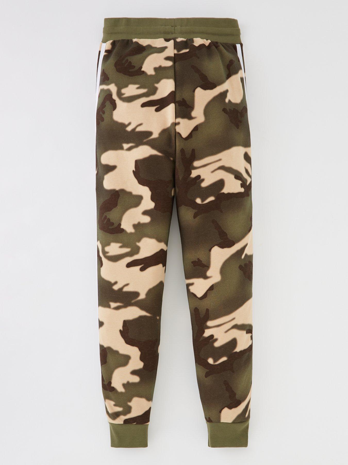 Camo hot sale junior pants