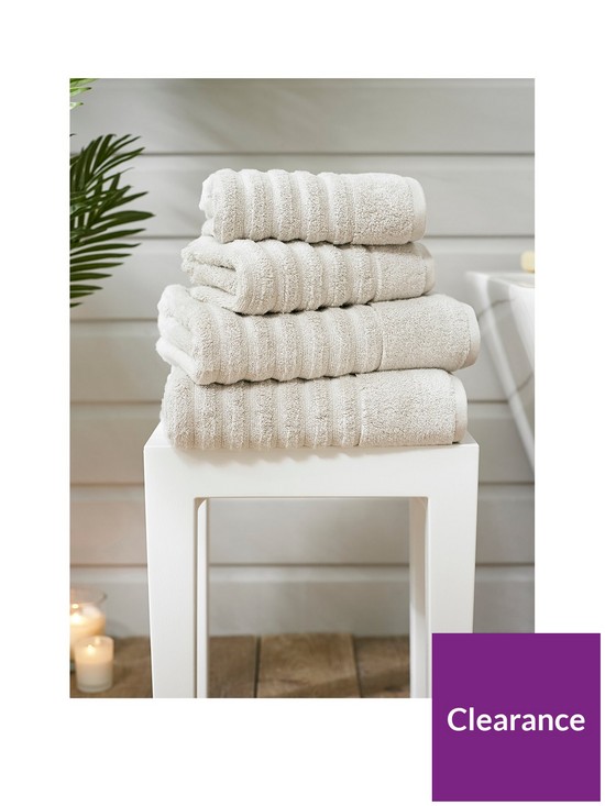 front image of deyongs-ripon-hand-towel