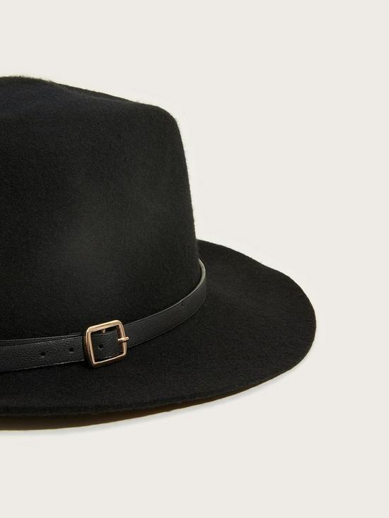back image of monsoon-black-buckle-trim-fedora-hat