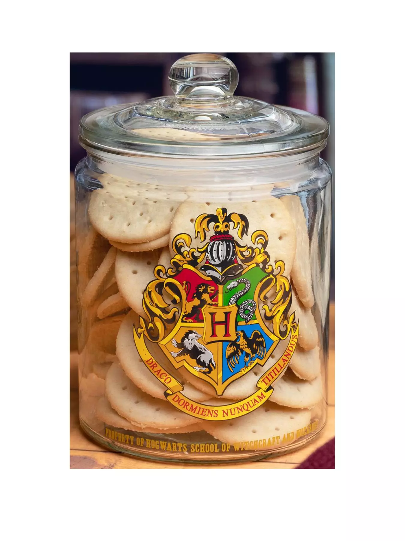 https://media.littlewoods.com/i/littlewoods/V68H8_SQ1_0000000099_N_A_SLf/harry-potter-hogwarts-glass-cookie-jar.jpg?$180x240_retinamobilex2$&fmt=webp