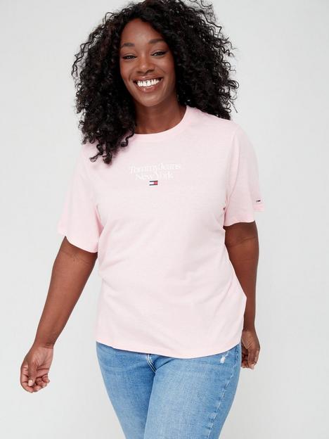 tommy-jeans-curve-regular-fit-essential-logo-t-shirt-pink