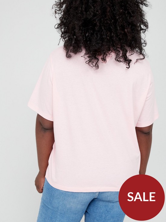 stillFront image of tommy-jeans-curve-regular-fit-essential-logo-t-shirt-pink