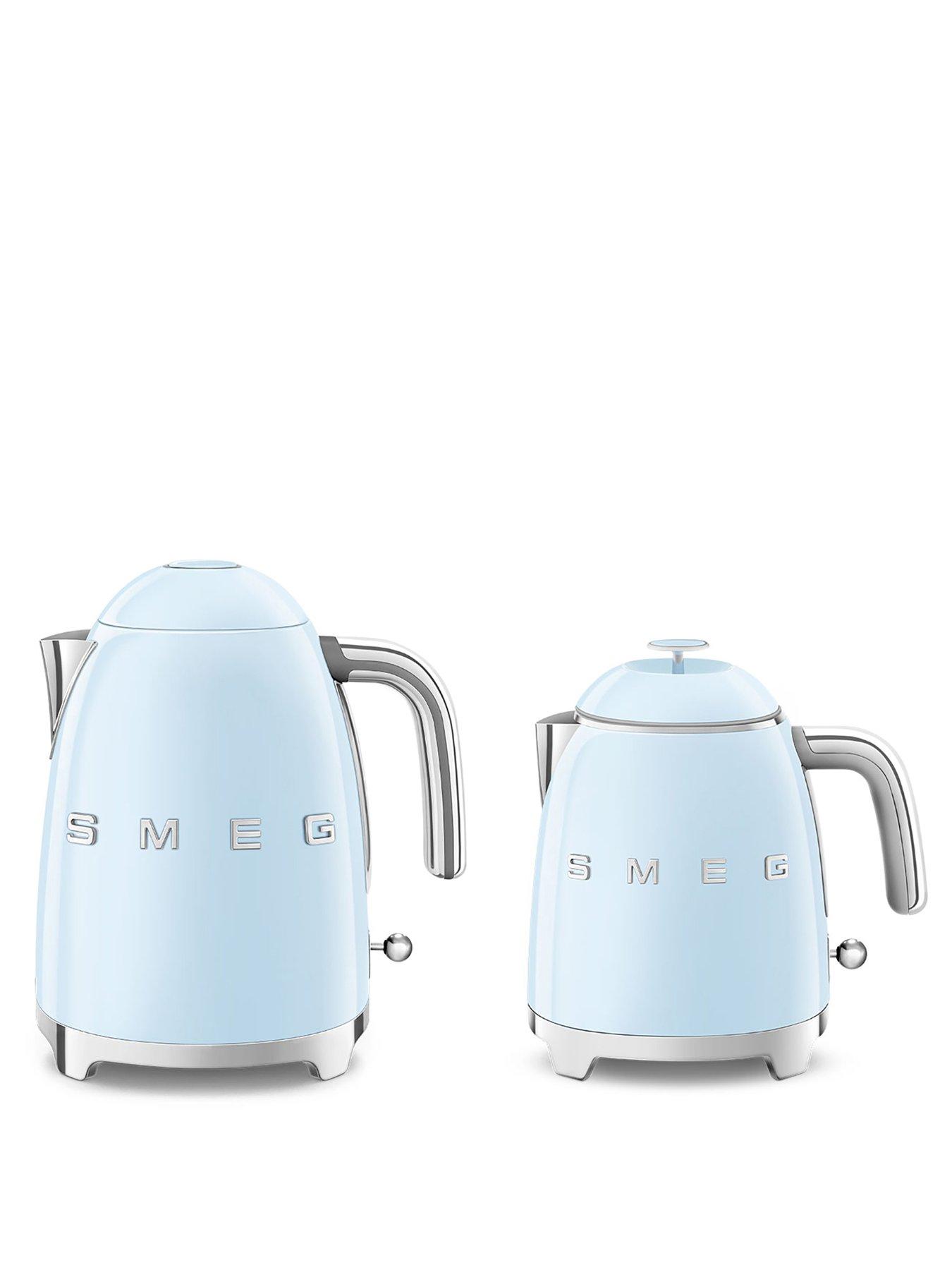 Image 4 of 6 of Smeg KLF05 Retro Style 0.8L Mini Kettle, 1400W - Pastel Blue