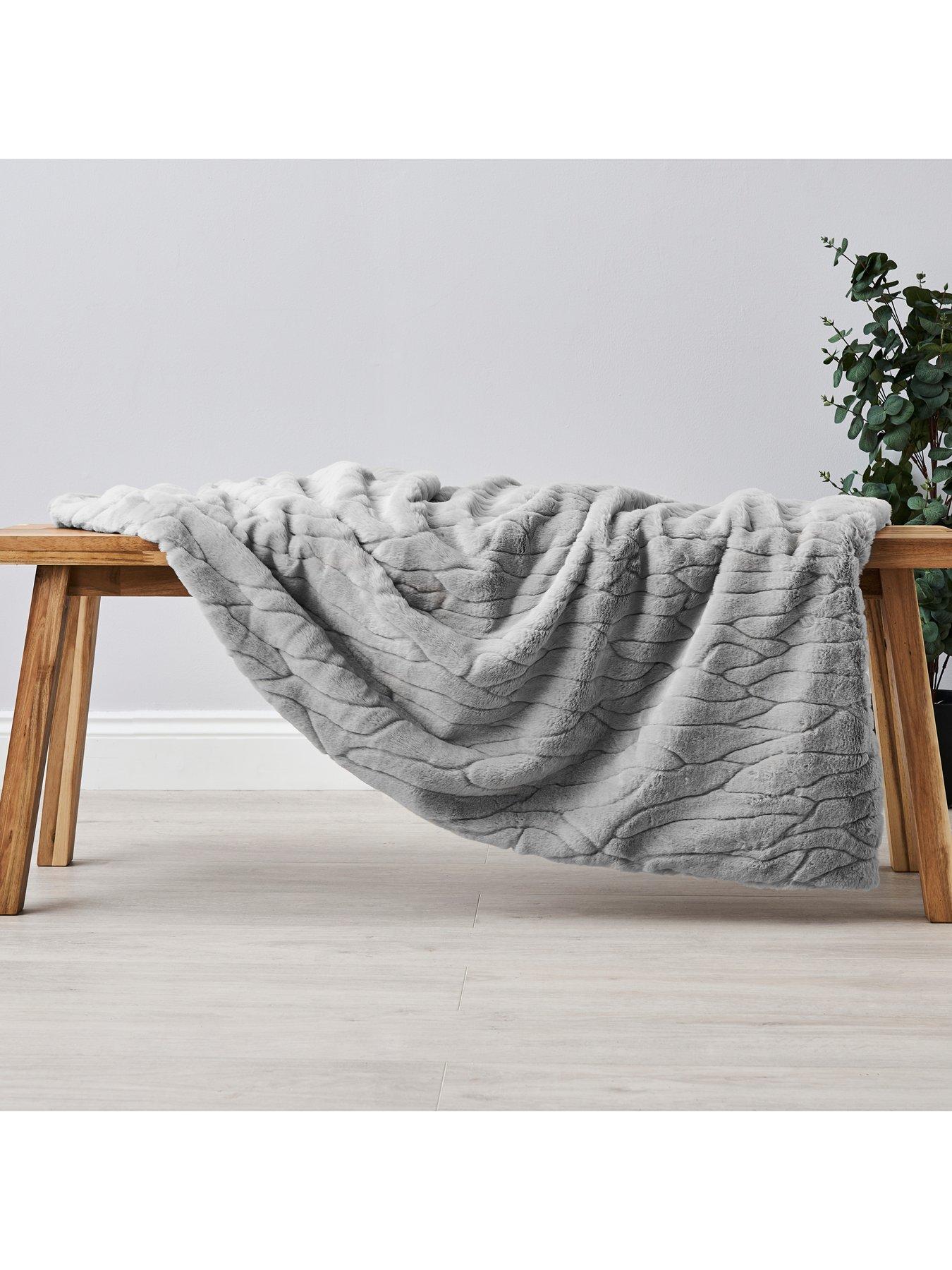 Very Home Bergen Faux Fur Throw - Cream