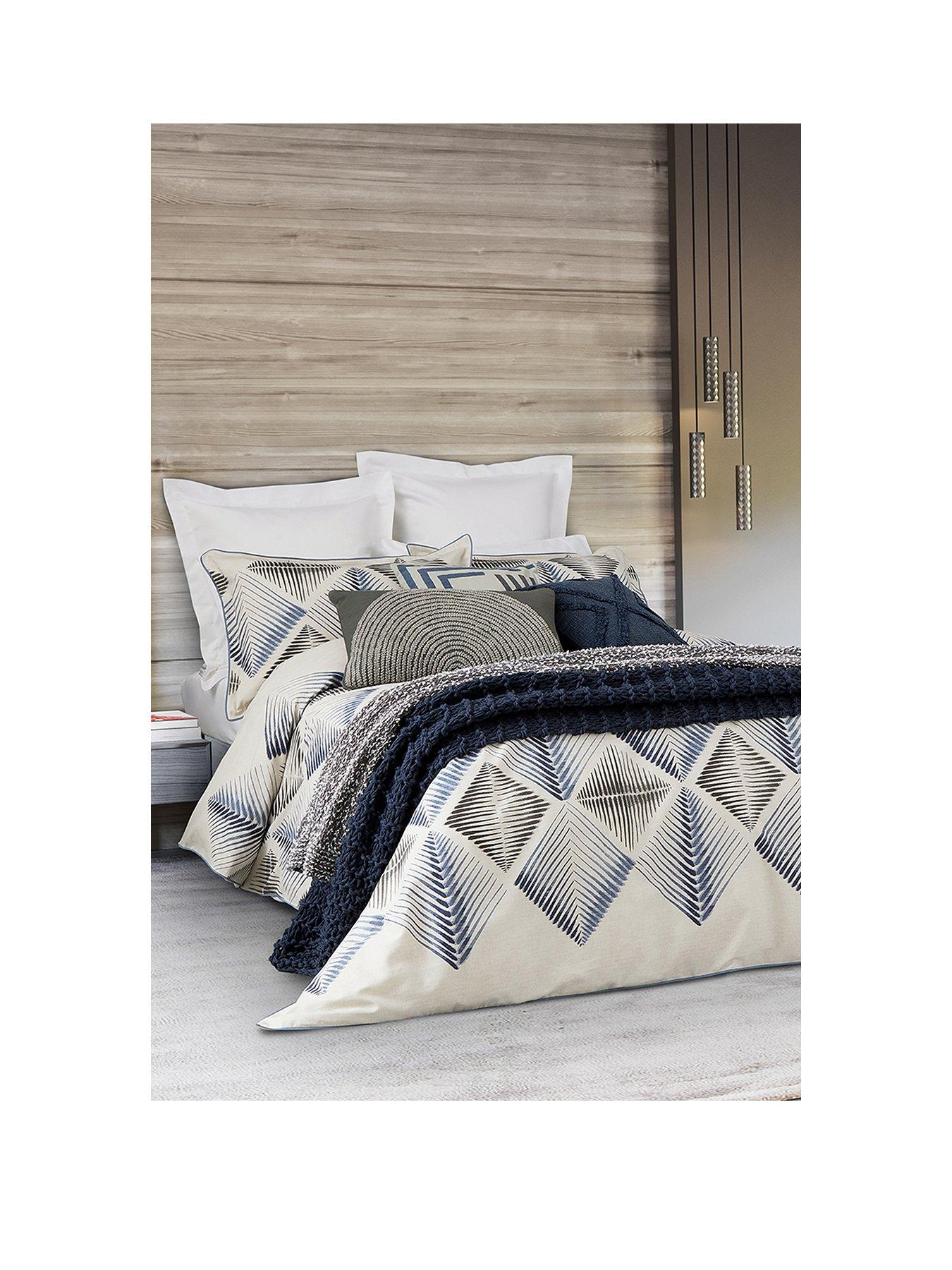  image of nalu-nicole-scherzinger-kaimana-duvet-cover-multi