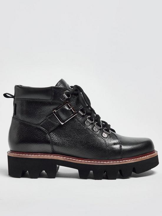 front image of pod-freja-ankle-boots-black