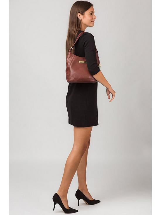 stillFront image of pure-luxuries-london-pure-luxuries-abigail-chestnut-leather-shoulder-bag