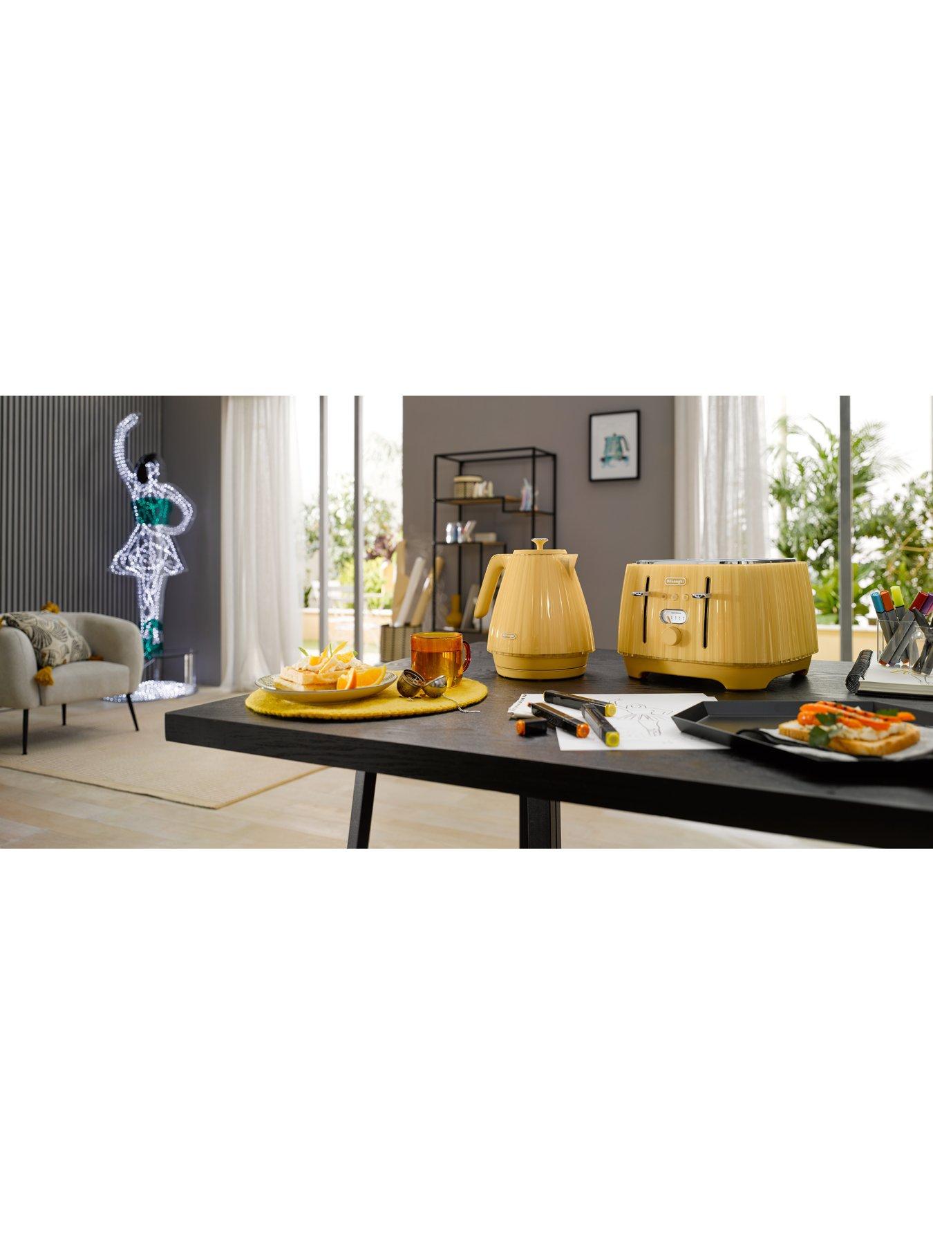 image of delonghi-ballerina-4-slice-toaster-yellow