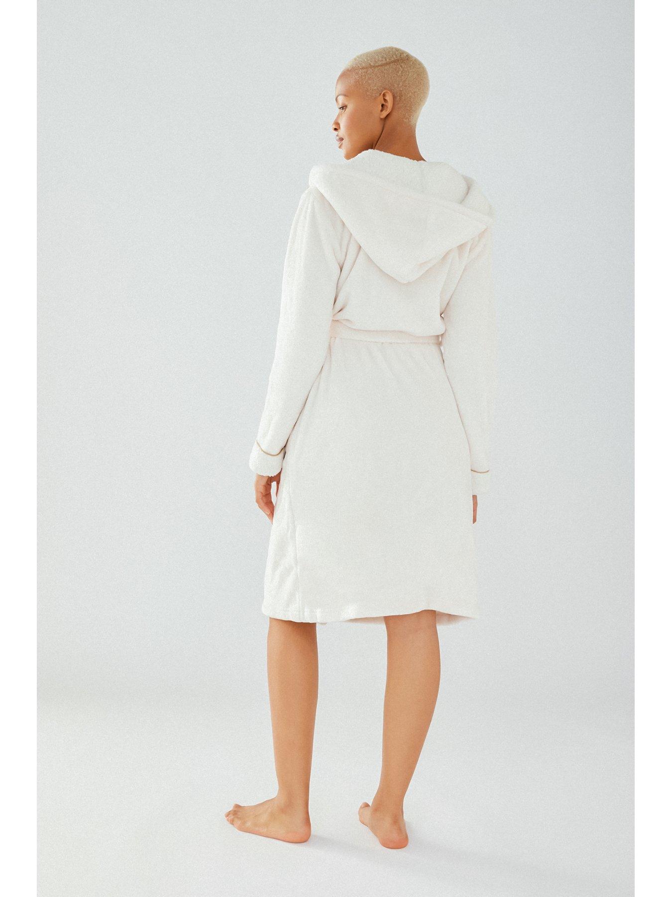 CHELSEA PEERS Fluffy Dressing Gown White