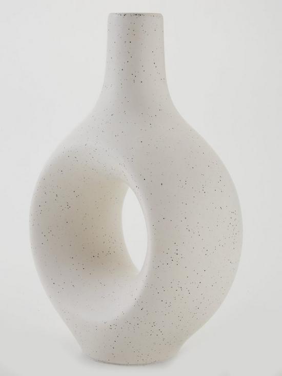 stillFront image of very-home-ayla-donut-vase