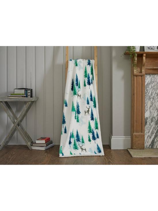 stillFront image of deyongs-mountain-stag-christmas-throw-multi