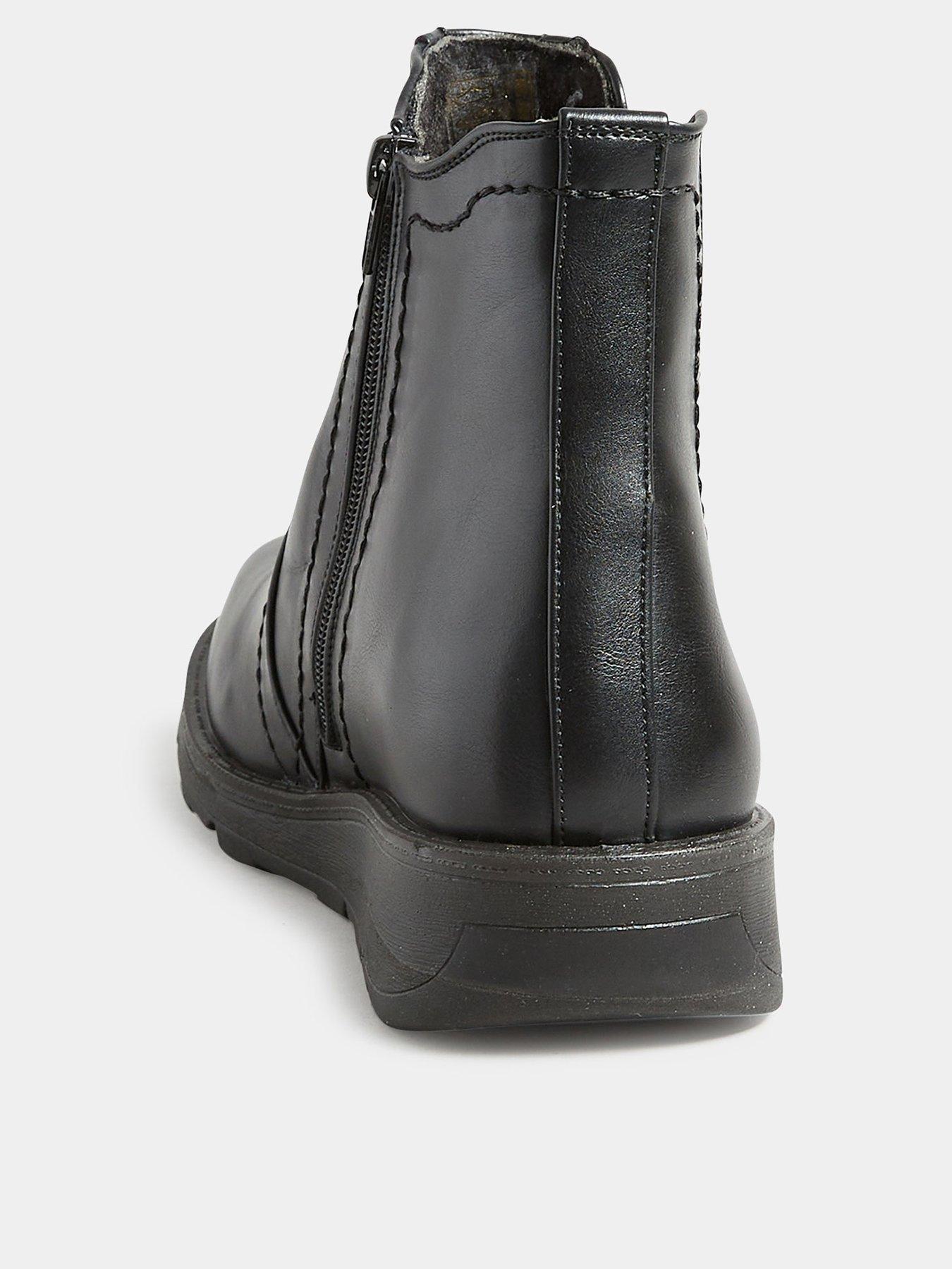 Image 2 of 4 of Yours Wide Fit Wedge Chelsea Boot -&nbsp;Black