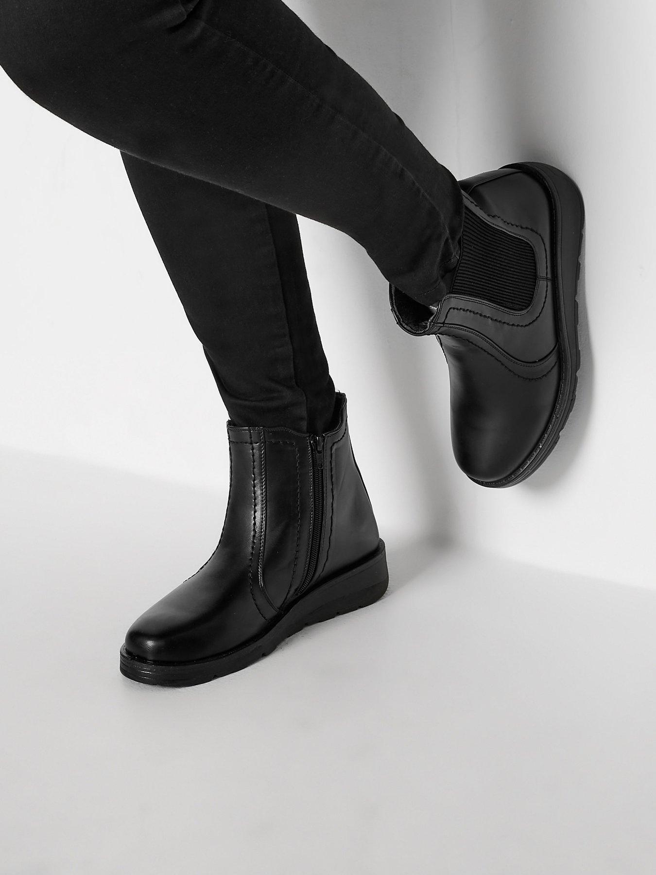 Image 4 of 4 of Yours Wide Fit Wedge Chelsea Boot -&nbsp;Black